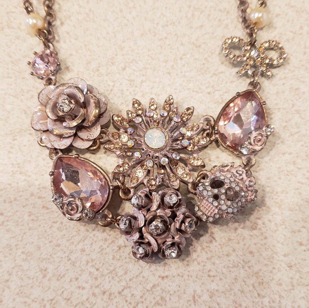 Betsey Johnson- Skull Necklace!